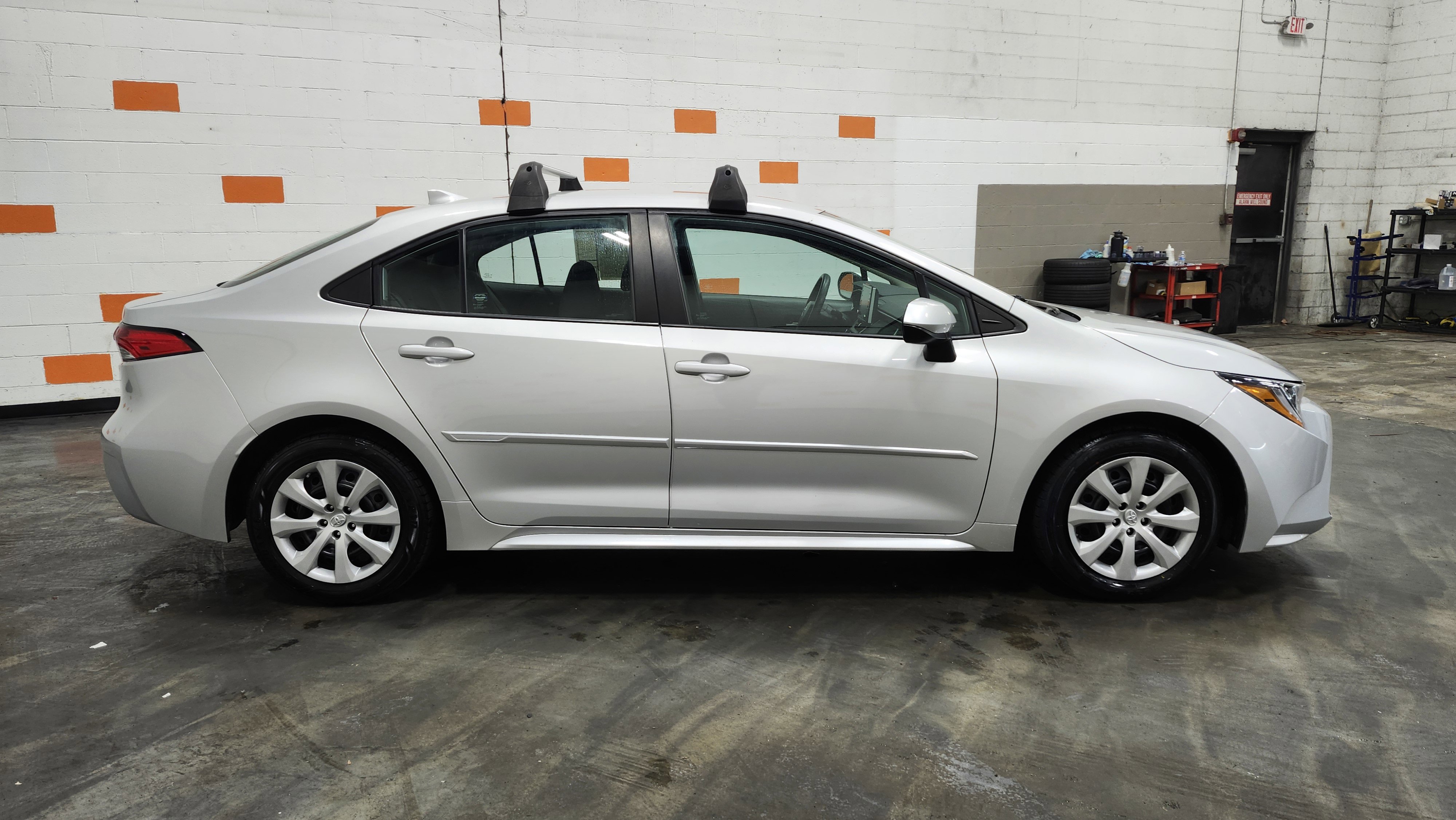 Used 2021 Toyota Corolla LE image 16