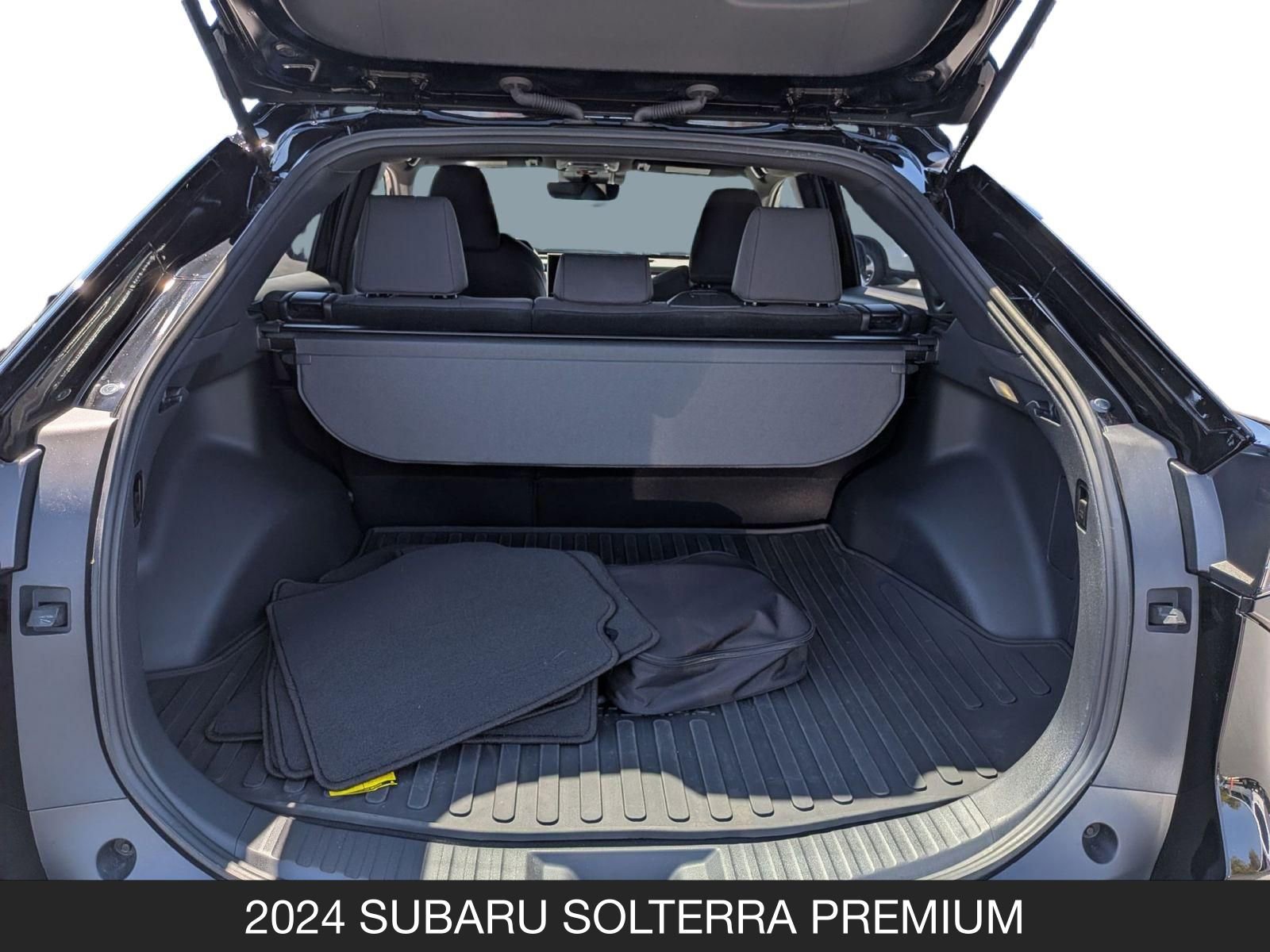 Used 2024 Subaru Solterra Premium image 20