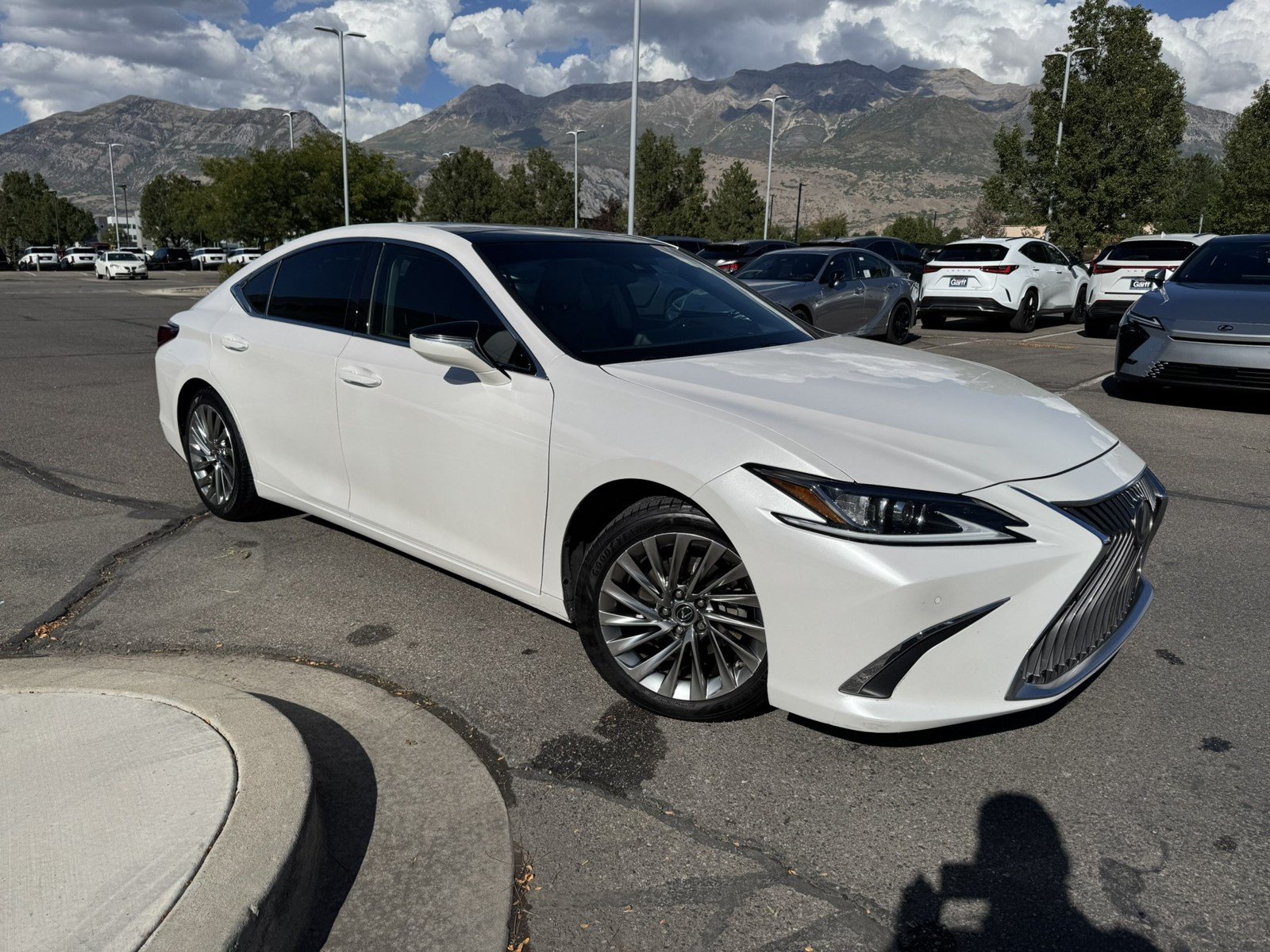 Used 2019 Lexus ES 350 w/ Accessory Package 2 FWD image 2