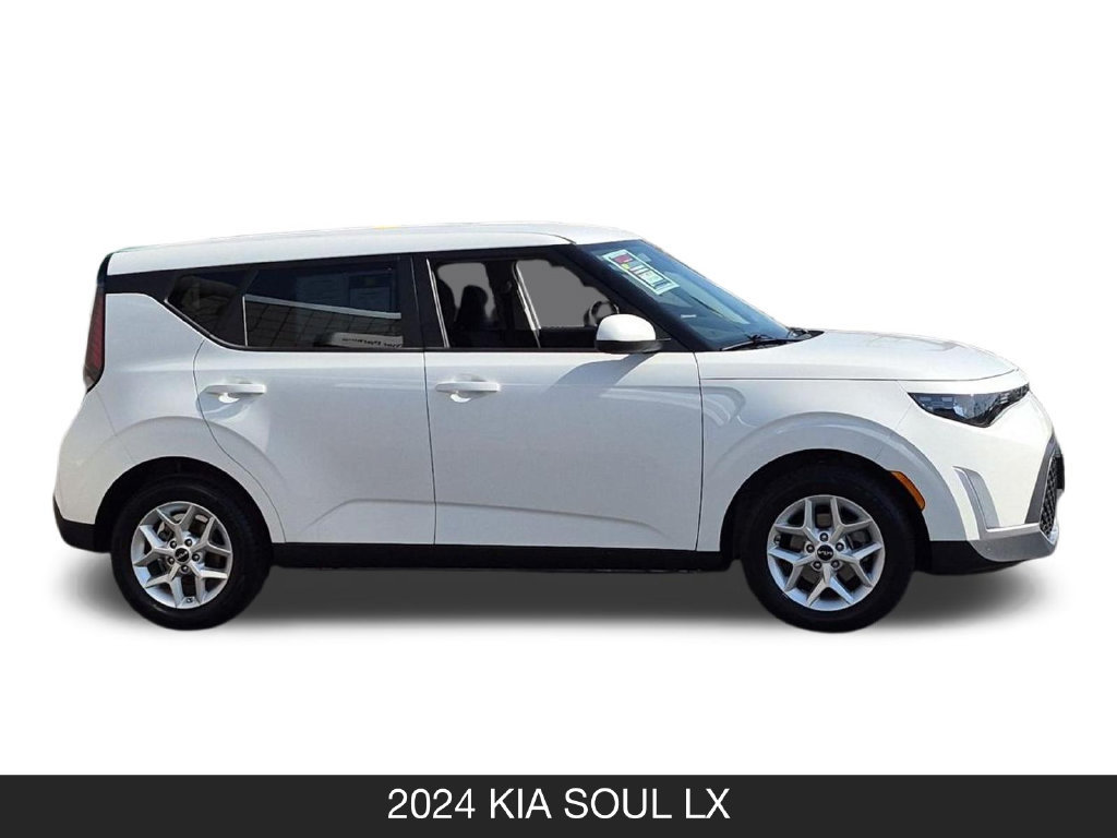 Used 2024 Kia Soul LX w/ LX Technology Package FWD image 6