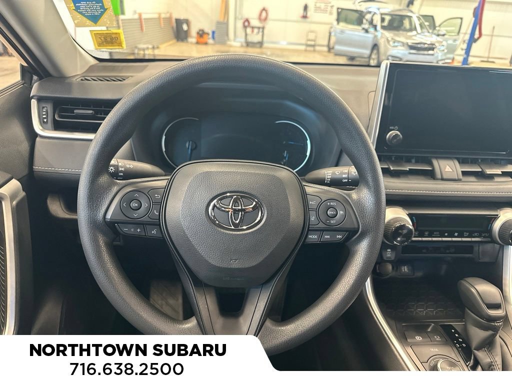 Used 2023 Toyota RAV4 LE AWD/4WD image 6