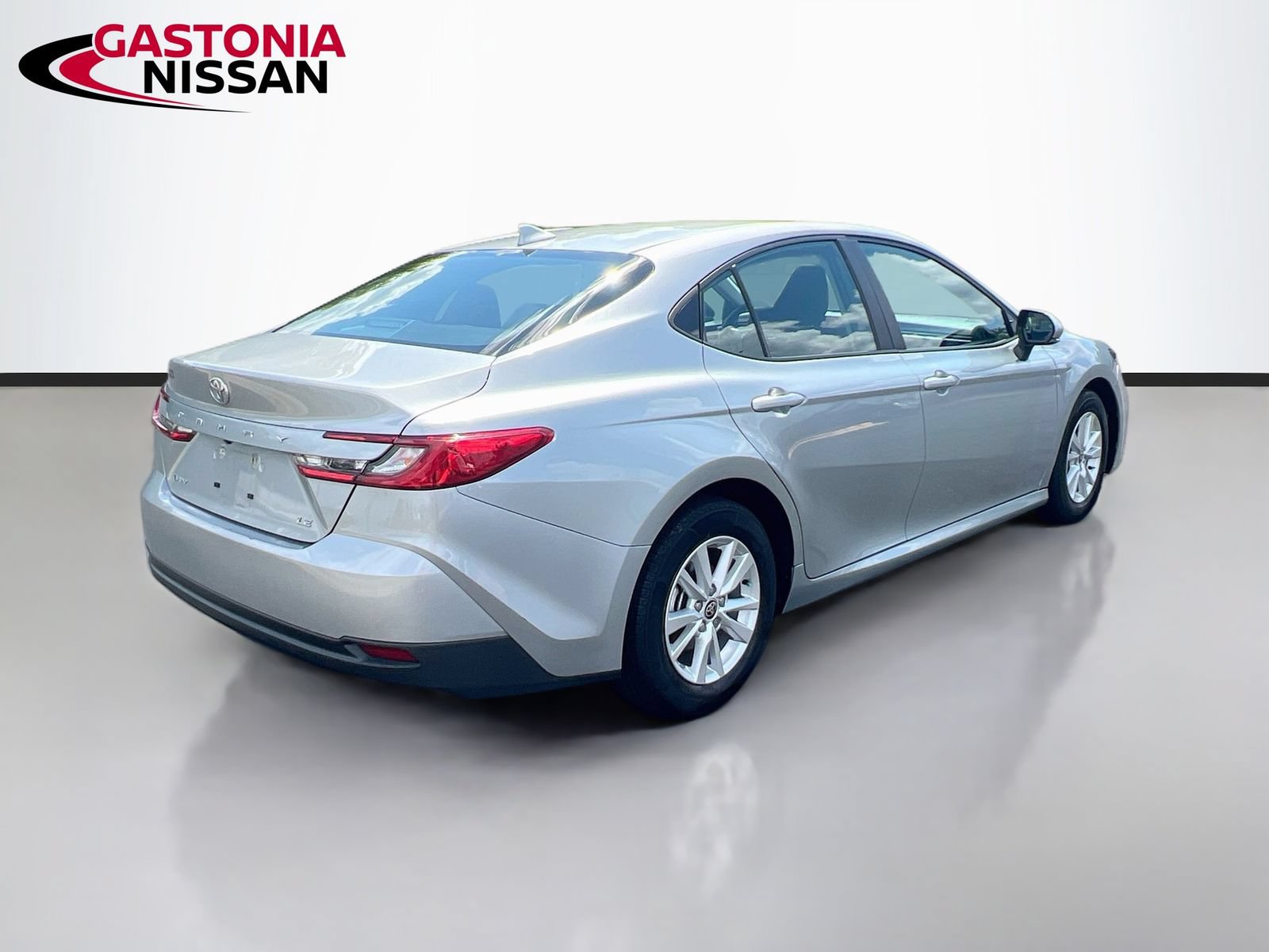 Used 2025 Toyota Camry LE FWD image 40