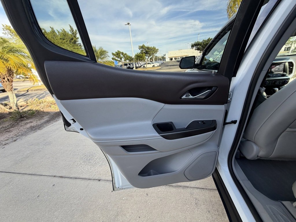 Used 2017 GMC Acadia SLT image 25