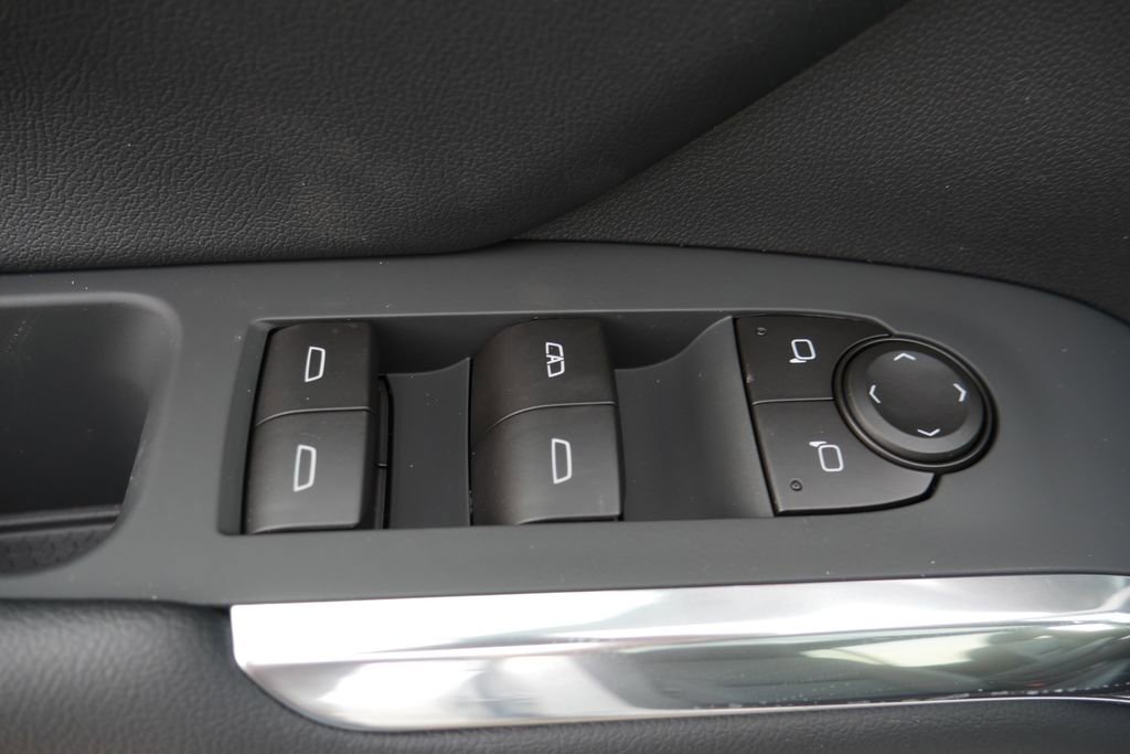 New 2026 Chevrolet Traverse LT image 32