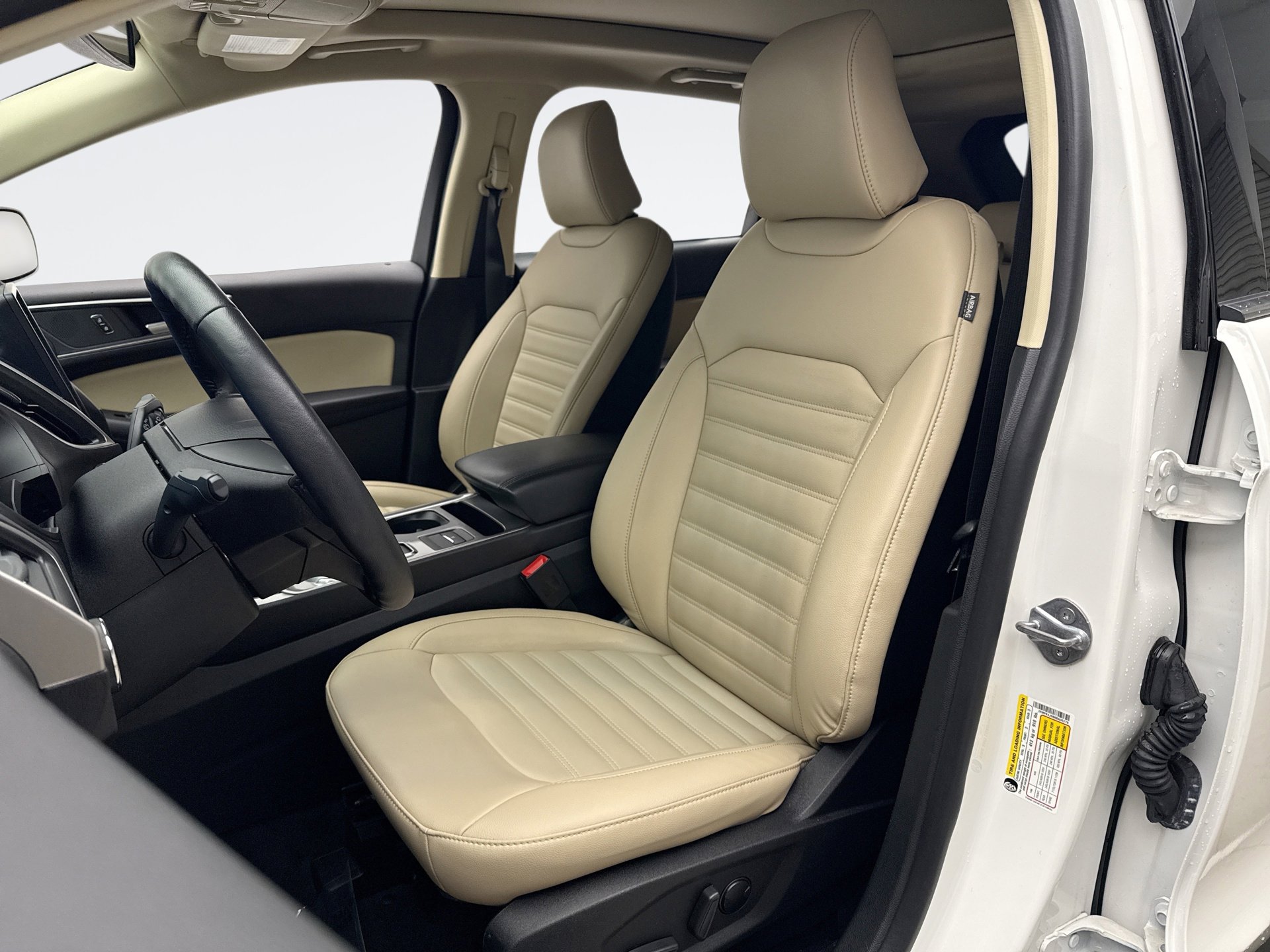 Used 2024 Ford Edge SEL w/ Convenience Package image 11