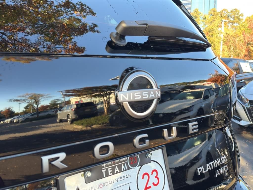 New 2026 Nissan Rogue Platinum image 14