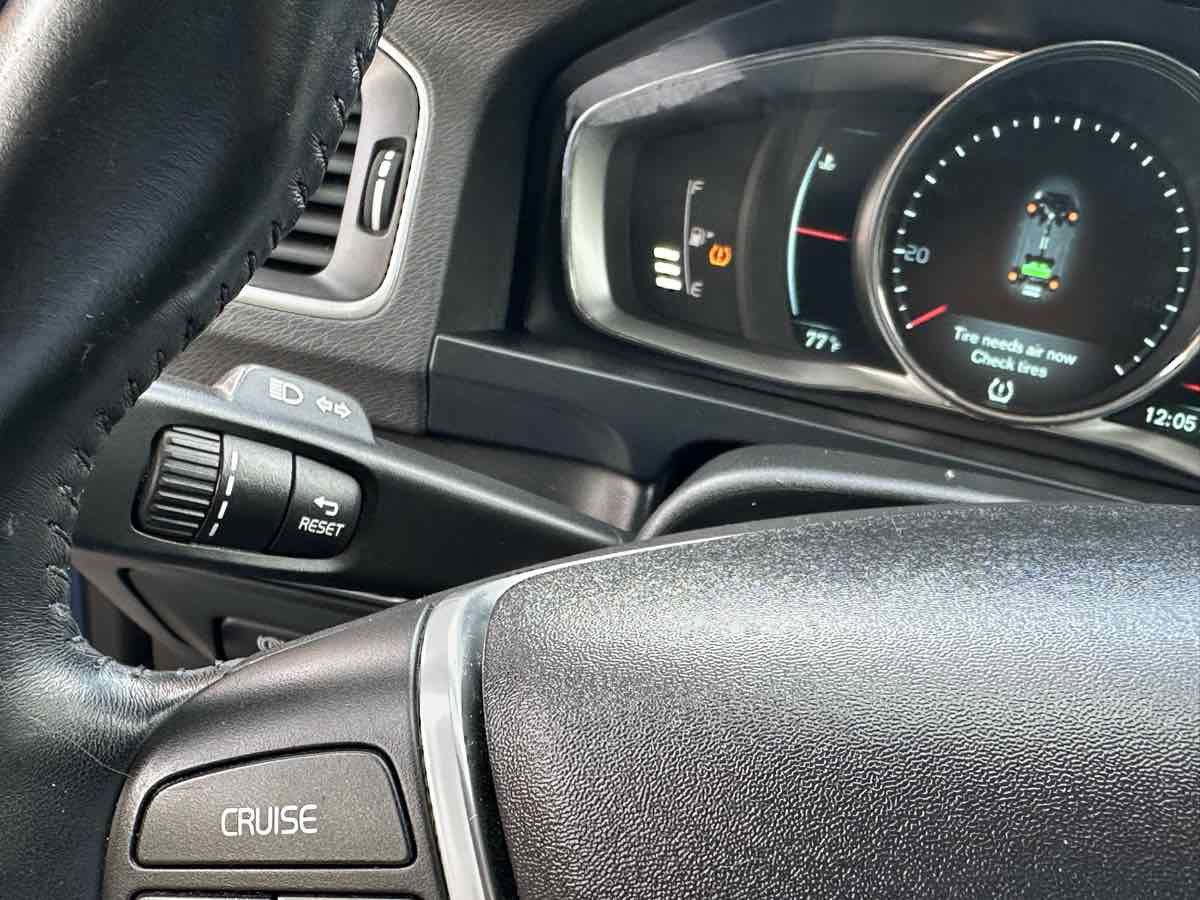 Used 2015 Volvo V60 T5 Premier Plus image 28