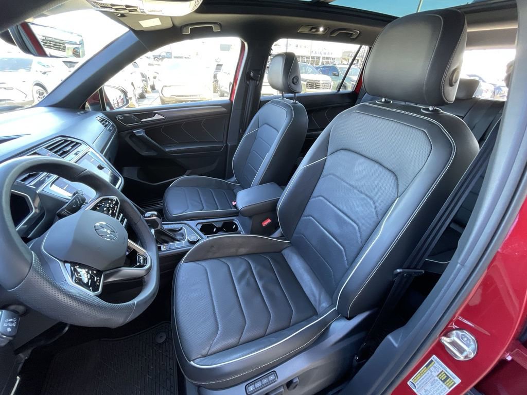 Used 2024 Volkswagen Tiguan SEL R-Line image 19