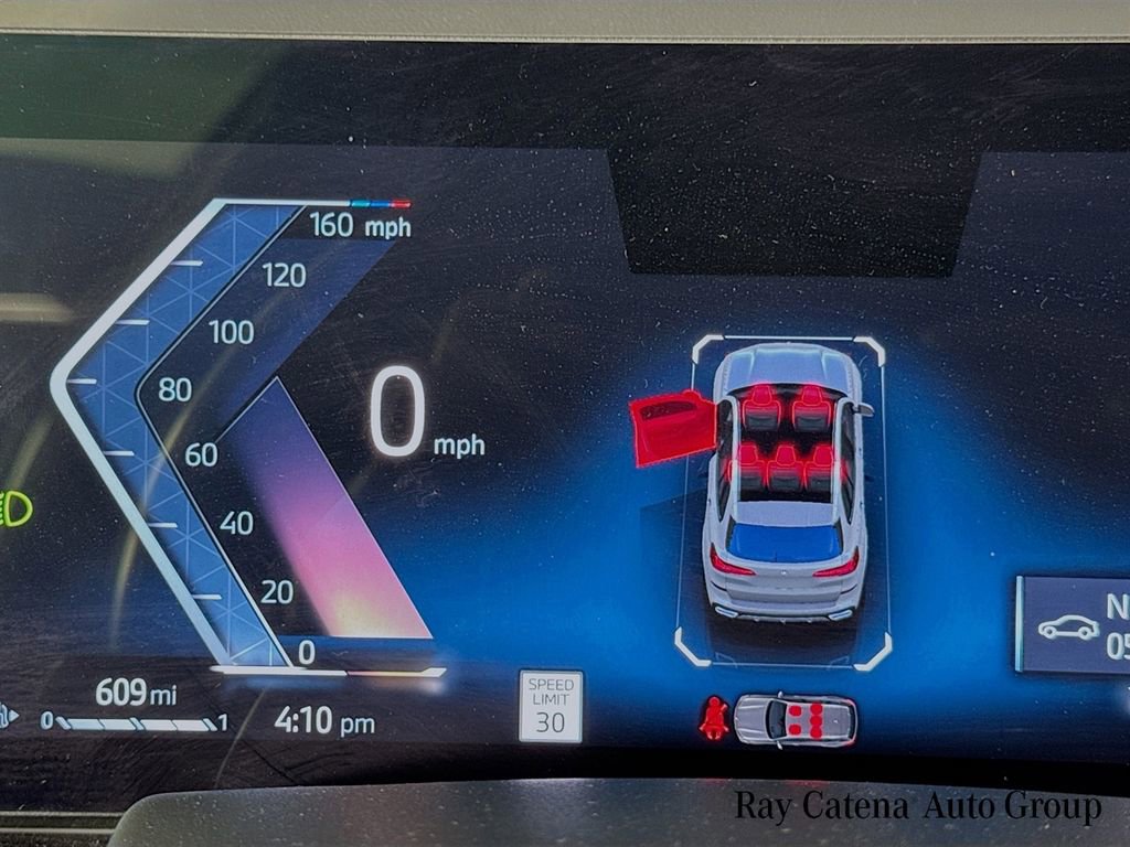 Used 2024 BMW X5 xDrive40i w/ Executive Package image 12