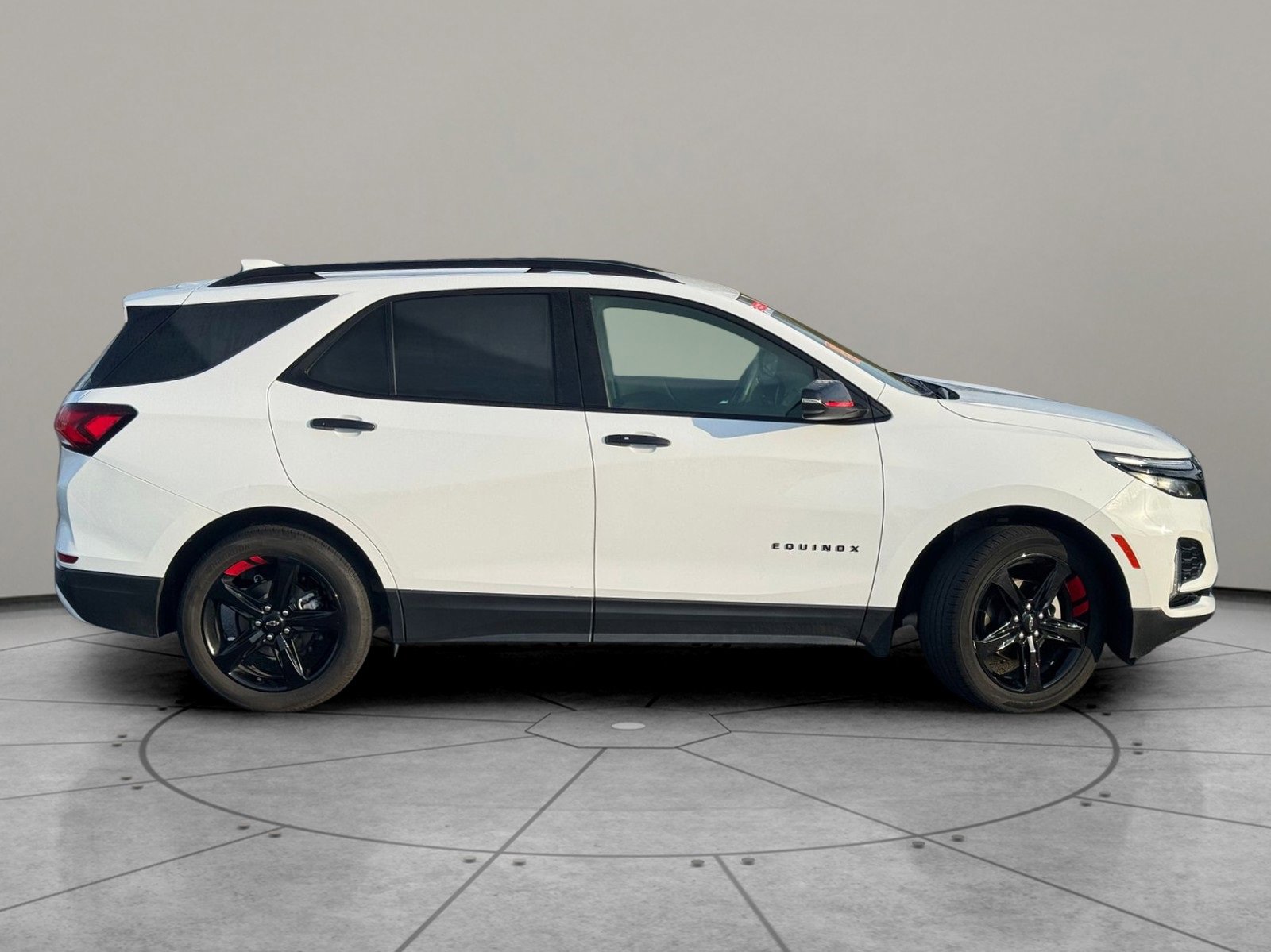 Used 2024 Chevrolet Equinox Premier w/ Redline Edition image 4