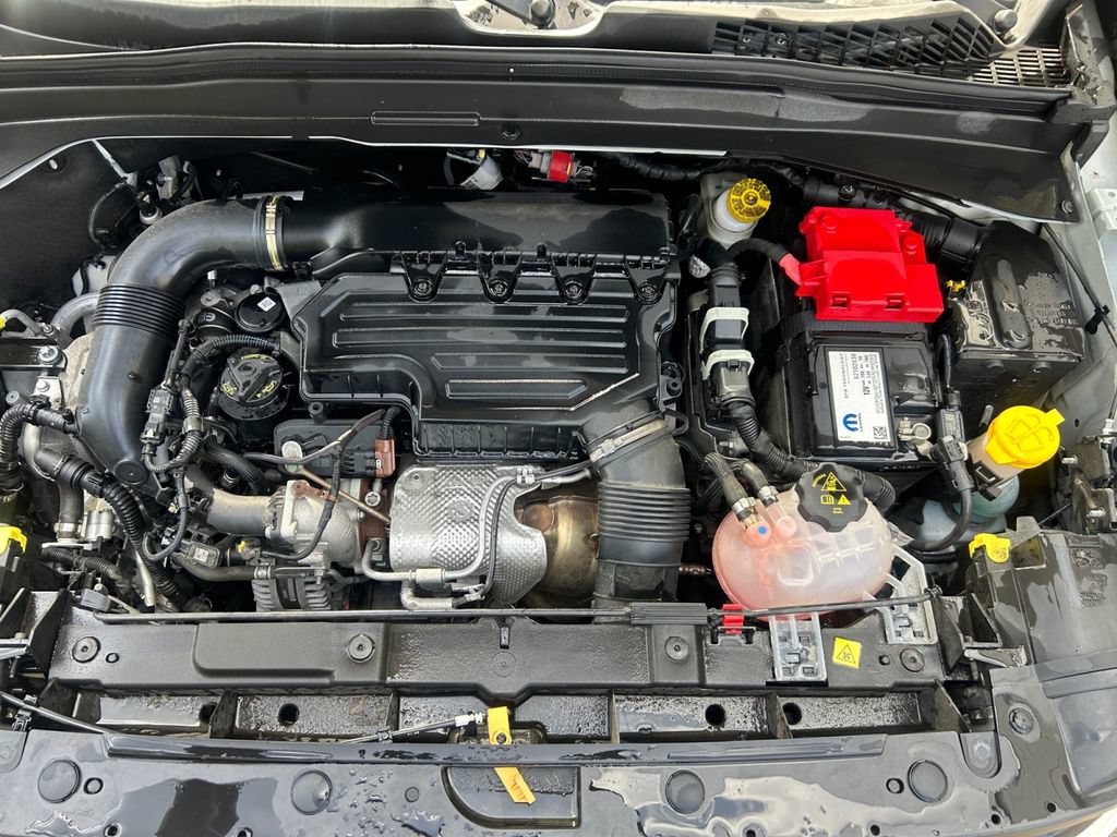 Used 2023 Jeep Renegade Latitude AWD/4WD image 18