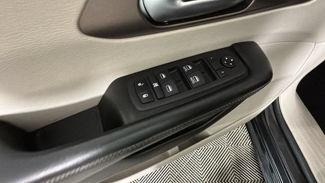 Used 2021 Chrysler Voyager Lxi FWD image 10