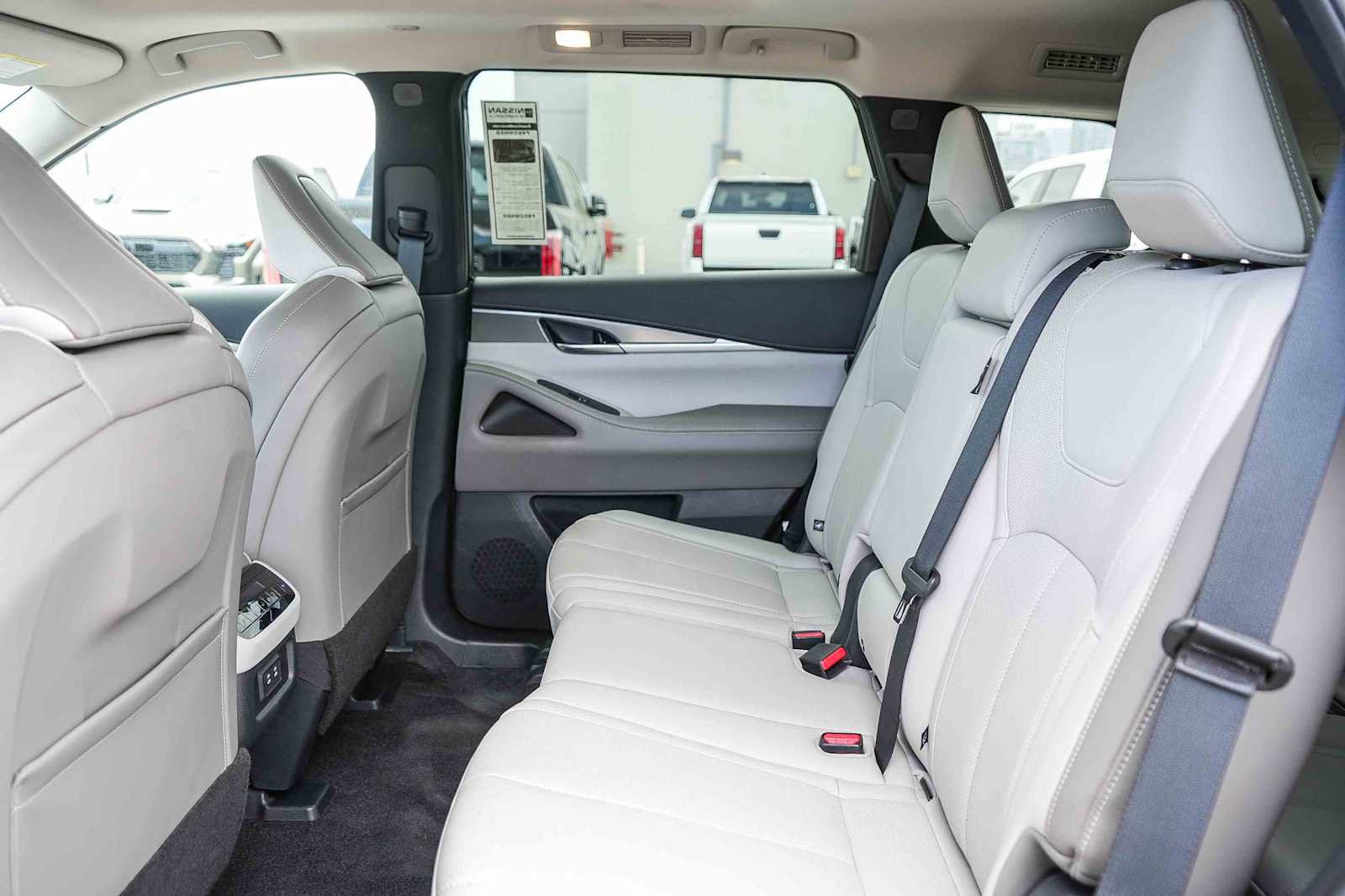 Used 2026 INFINITI QX60 Pure w/ Cargo Package FWD image 19
