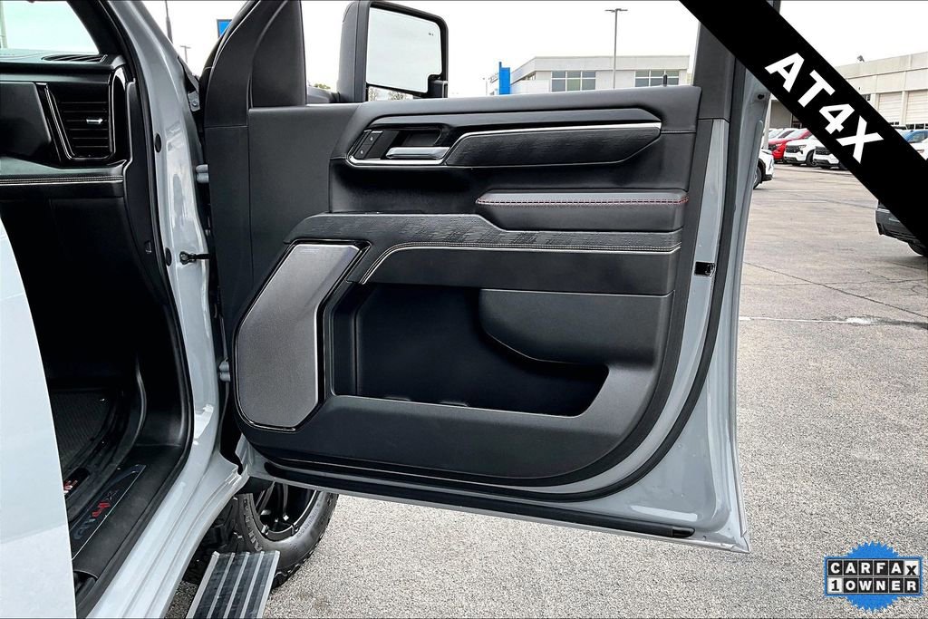 Used 2024 GMC Sierra 2500 AT4X image 28