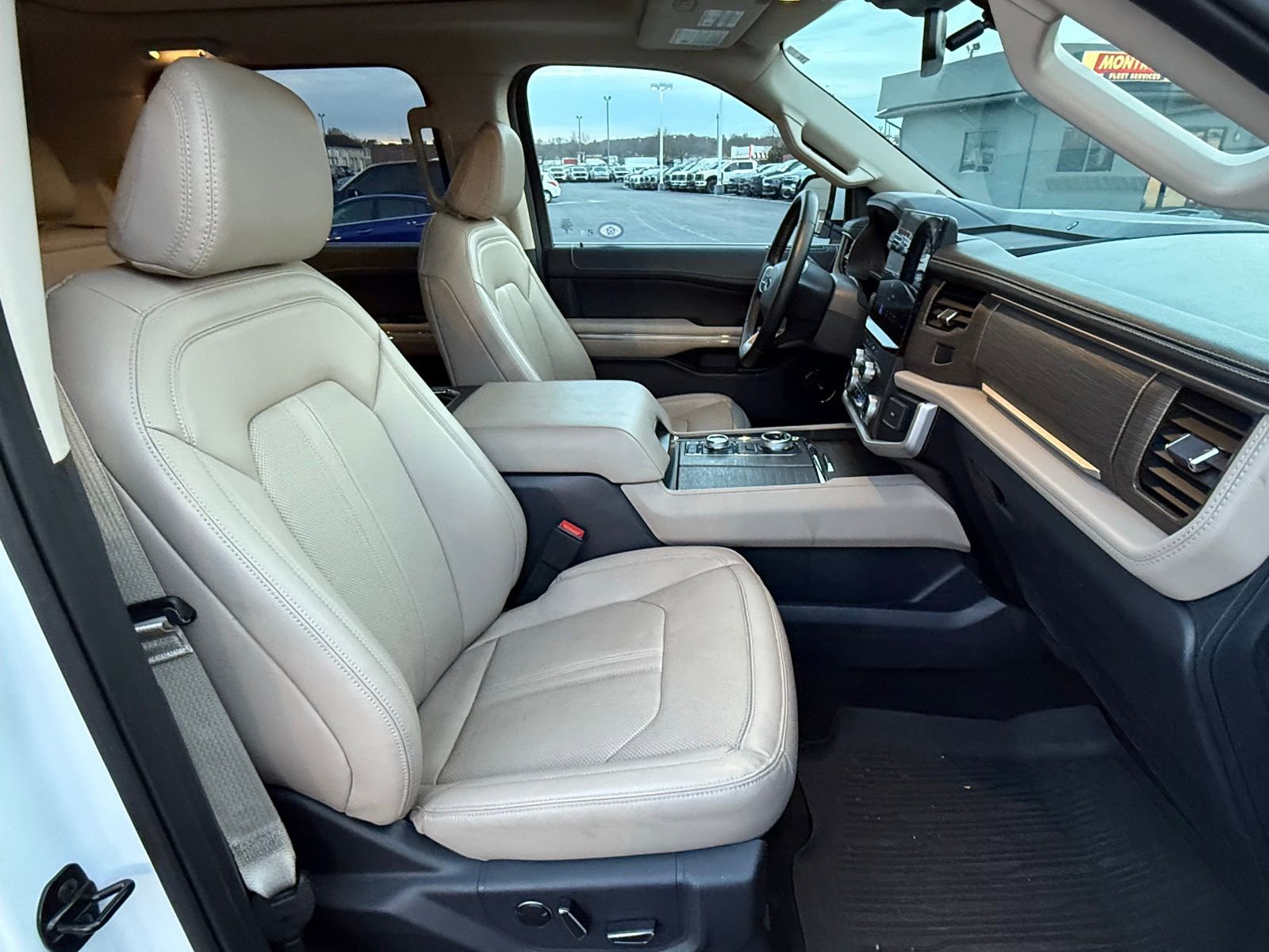 Used 2023 Ford Expedition Max Limited image 18