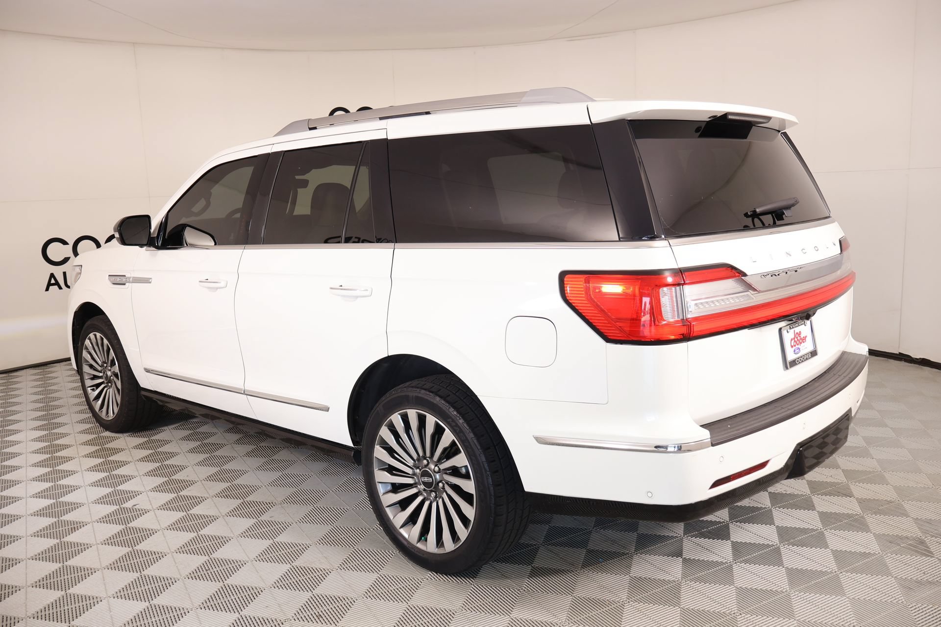 Used 2020 Lincoln Navigator Reserve w/ Luxury Package AWD/4WD image 25