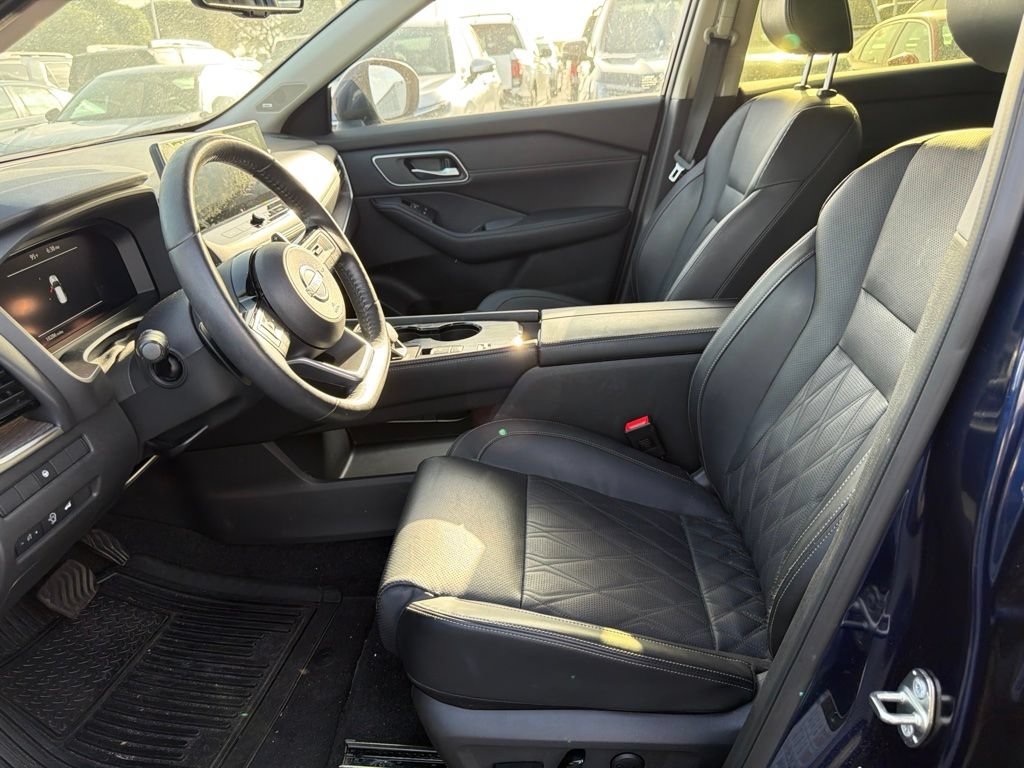 Used 2024 Nissan Rogue Platinum FWD image 10