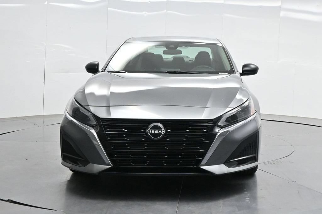 Used 2024 Nissan Altima 2.5 SV FWD image 33