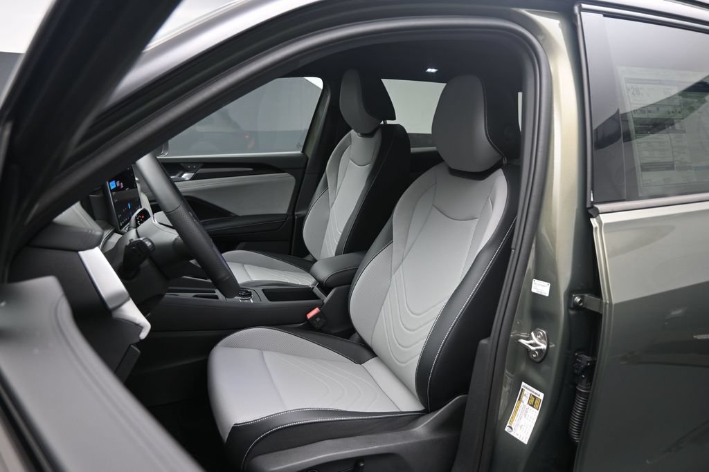New 2026 Volkswagen Tiguan SE R-Line FWD image 17
