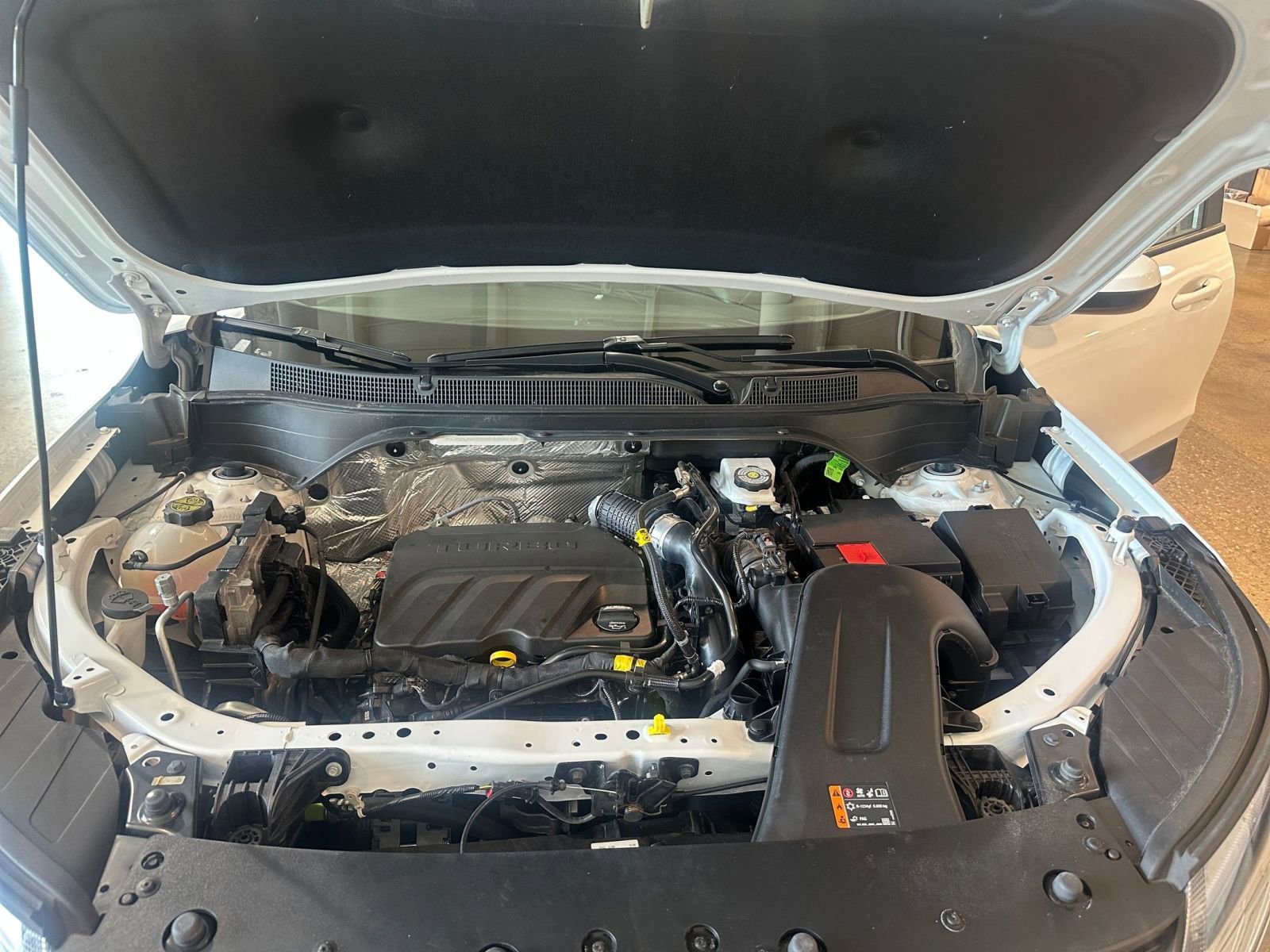 Used 2025 Chevrolet Trax LT FWD image 31
