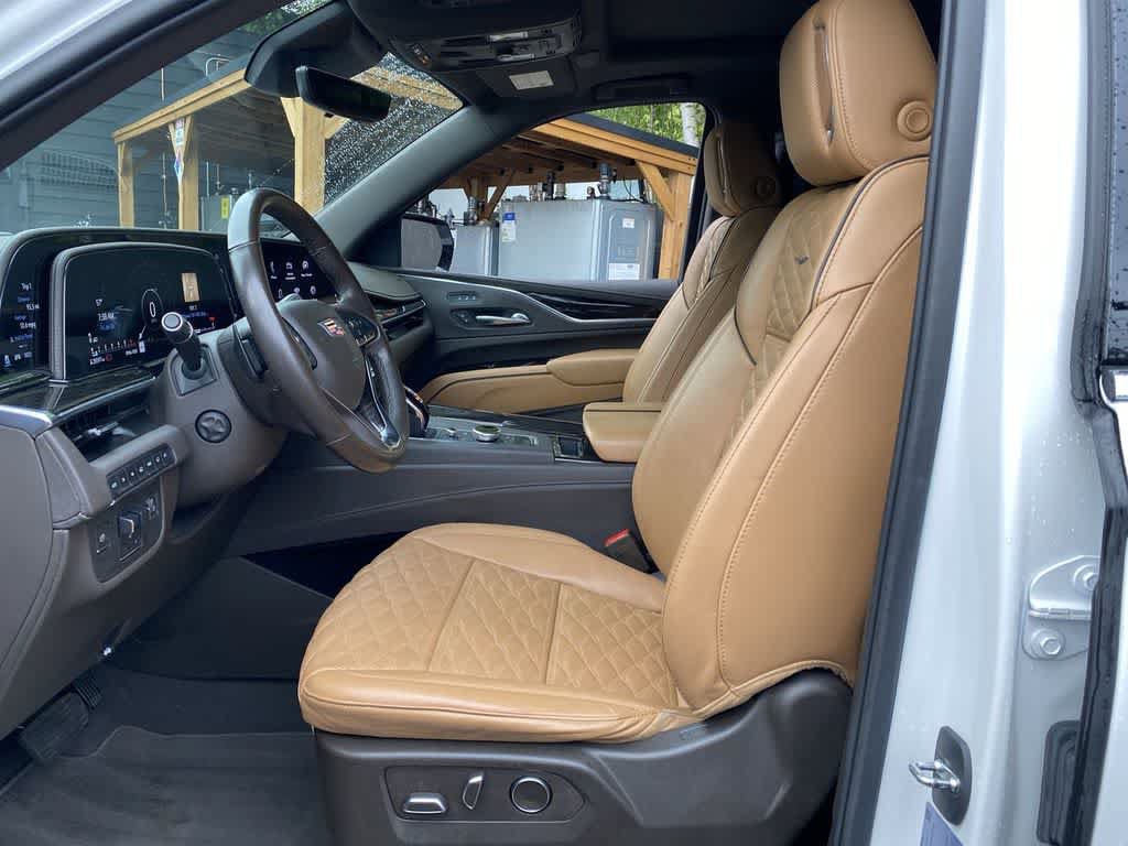 Used 2021 Cadillac Escalade Premium Luxury w/ Driver Assist Tech Package AWD/4WD image 14