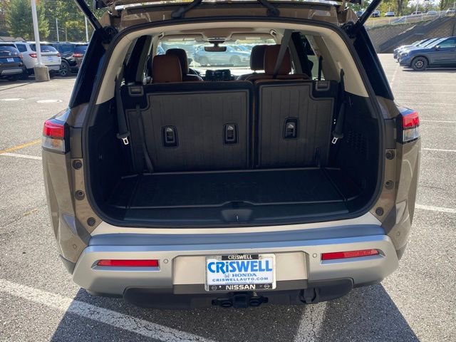 Used 2023 Nissan Pathfinder Platinum image 7