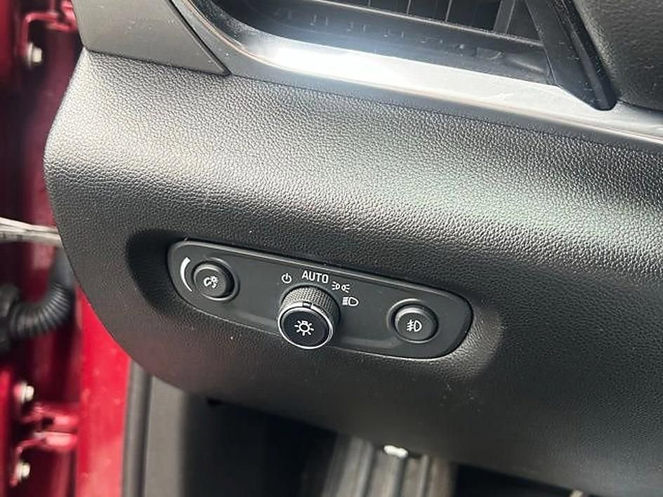 Used 2019 Chevrolet Traverse LT FWD image 19