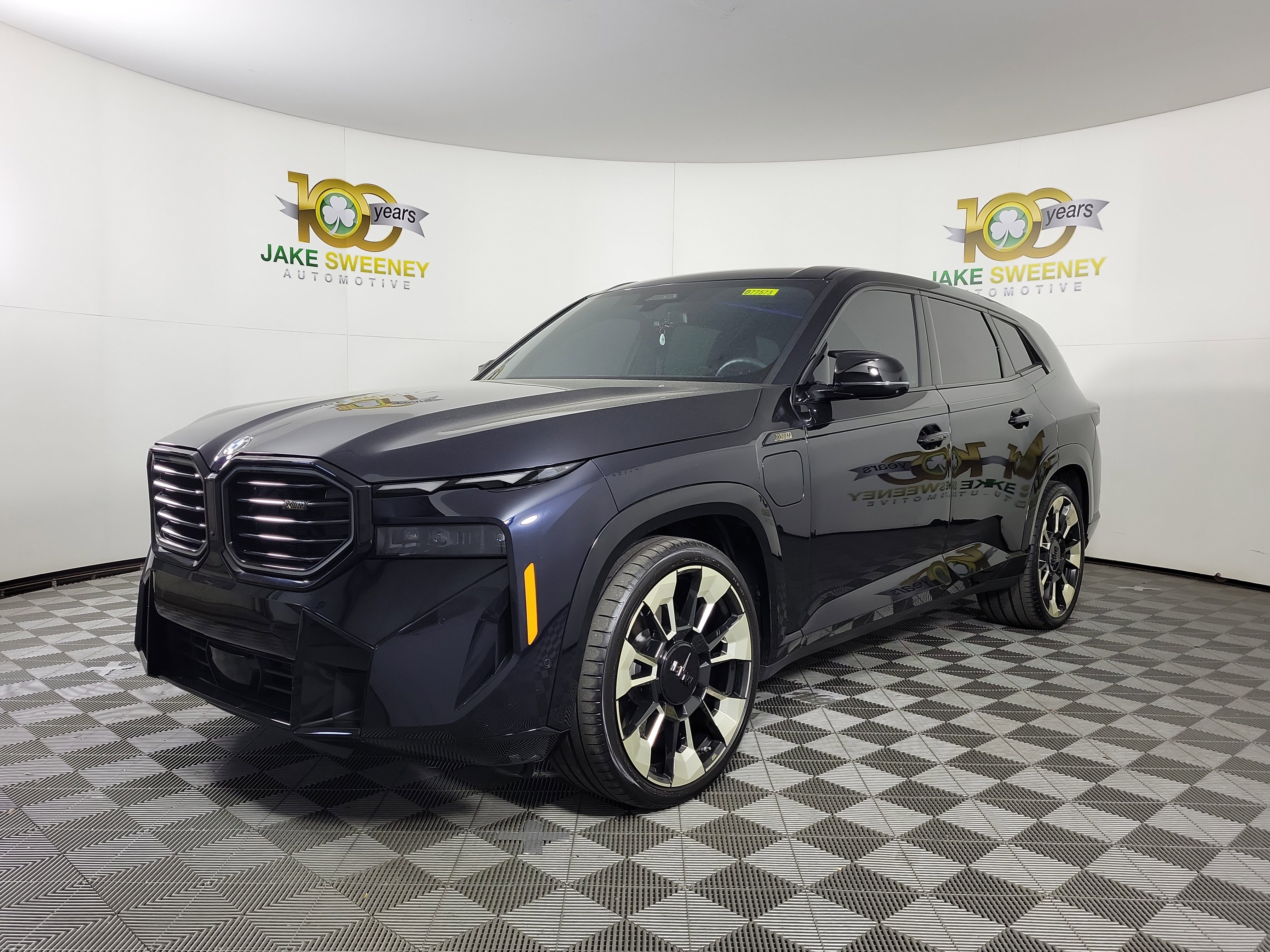 Certified 2023 BMW XM w/ M Driver's Package image 3