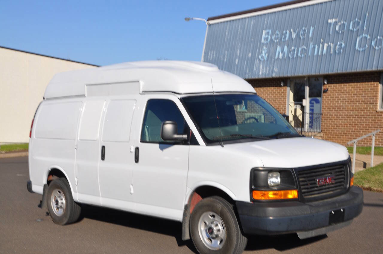 Used 2015 GMC Savana 2500 LS w/ Cold Climate Package RWD image 5