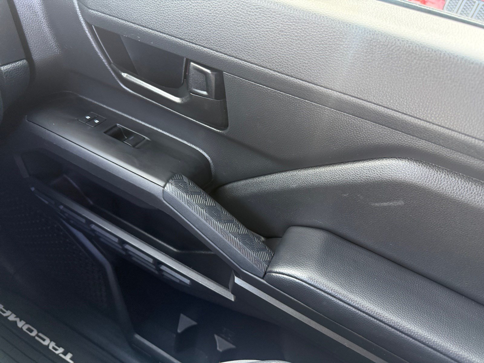 Certified 2025 Toyota Tacoma SR AWD/4WD image 16