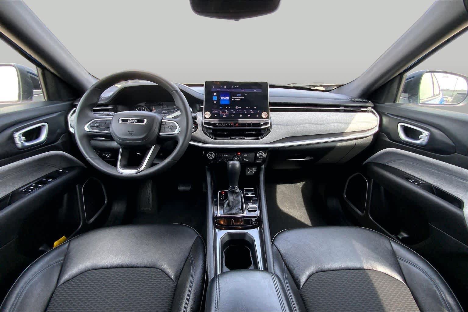 Used 2024 Jeep Compass Latitude AWD/4WD image 15