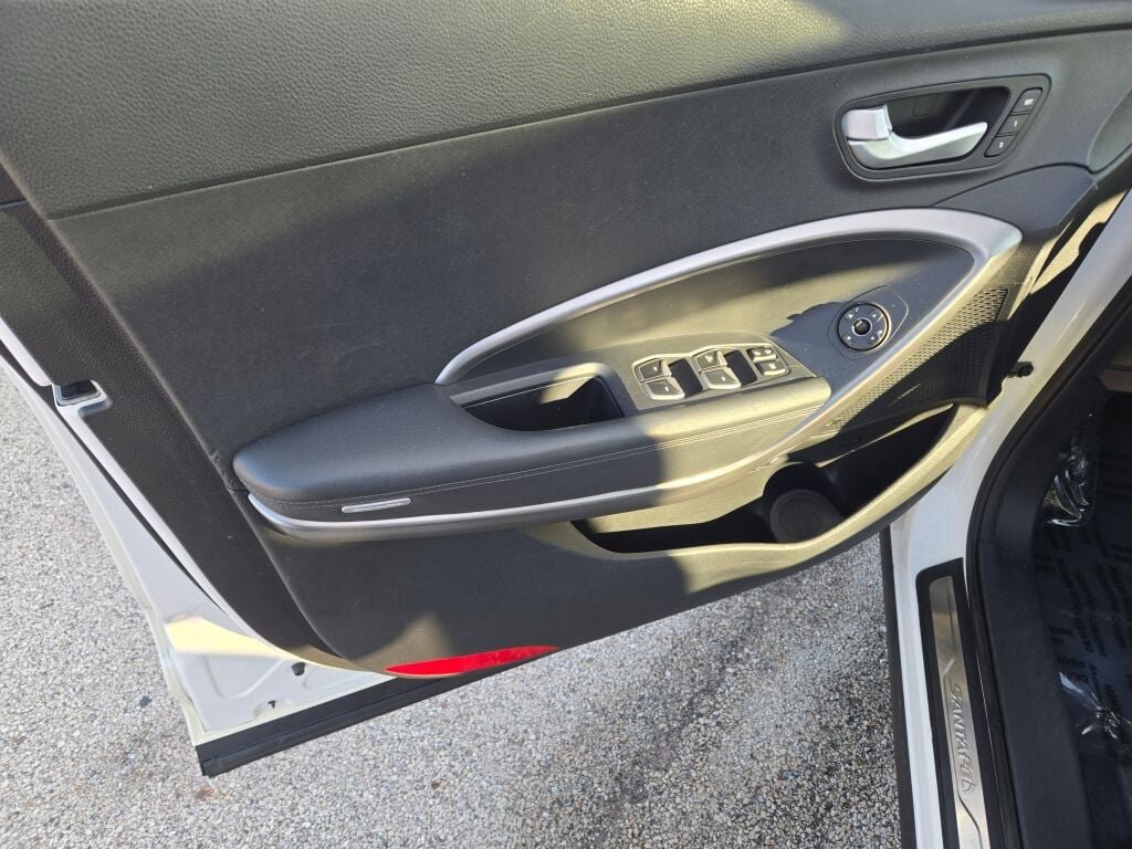 Used 2014 Hyundai Santa Fe Limited image 23