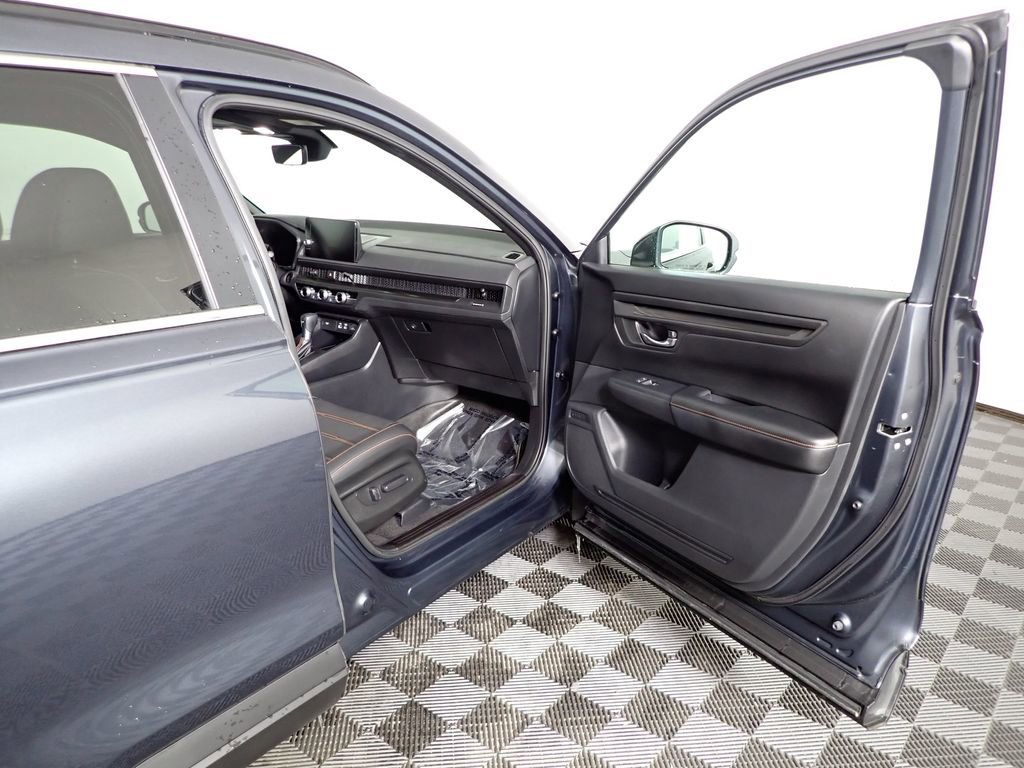 Used 2025 Honda CR-V Sport-L image 45