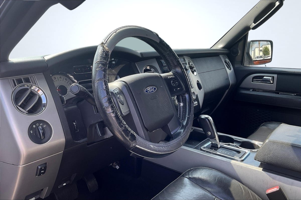 Used 2011 Ford Expedition XLT w/ 202A Rapid Spec Order Code RWD image 14