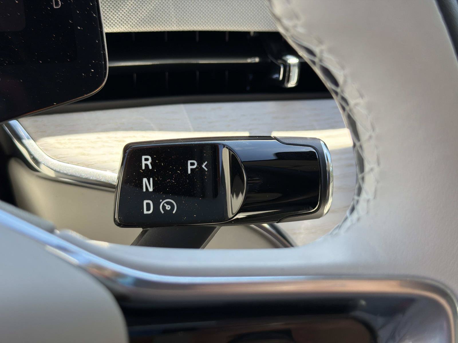 Certified 2025 Volvo EX90 Plus AWD/4WD image 11