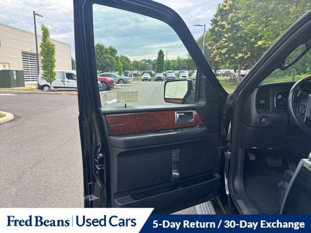 Used 2017 Lincoln Navigator Select AWD/4WD image 11