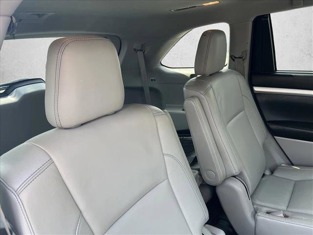 Certified 2017 Toyota Highlander XLE image 21