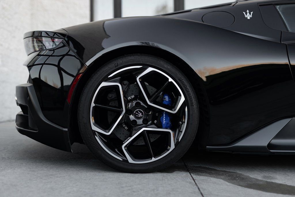 Used 2022 Maserati MC20 Coupe image 4