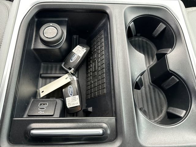 Certified 2025 Ford Expedition Platinum image 38