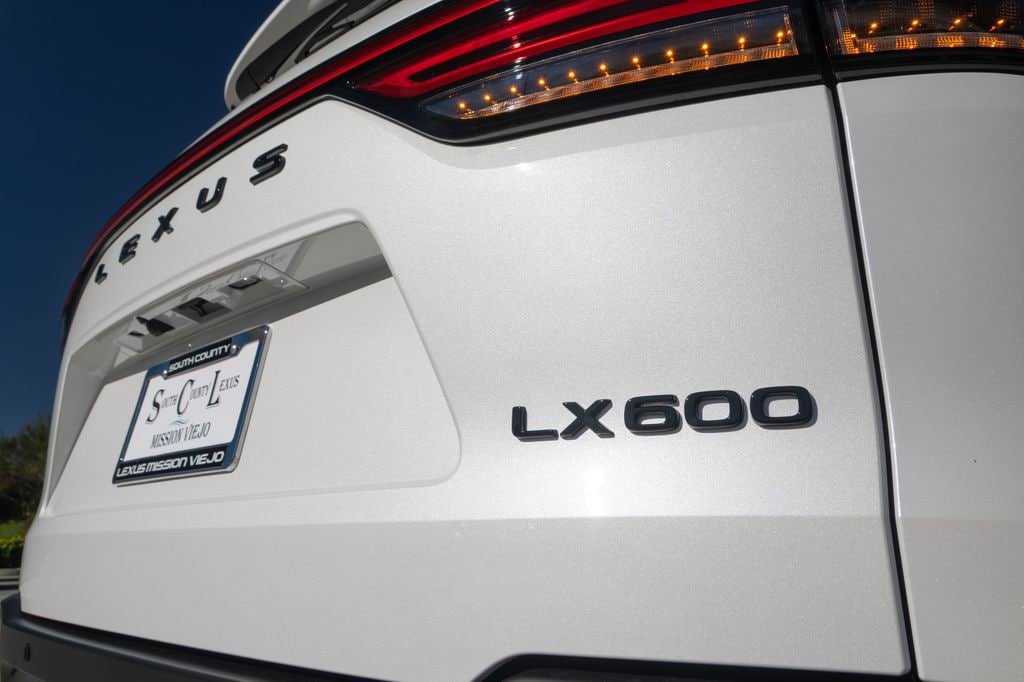 New 2026 Lexus LX 600 4WD w/ Luxury Package image 9