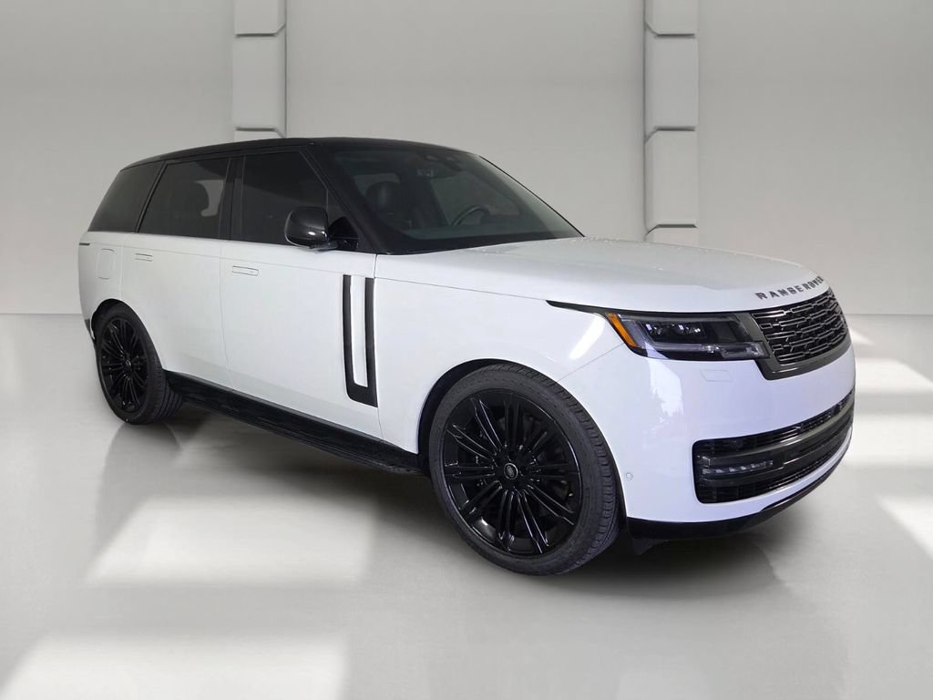 Used 2024 Land Rover Range Rover SE AWD/4WD image 2