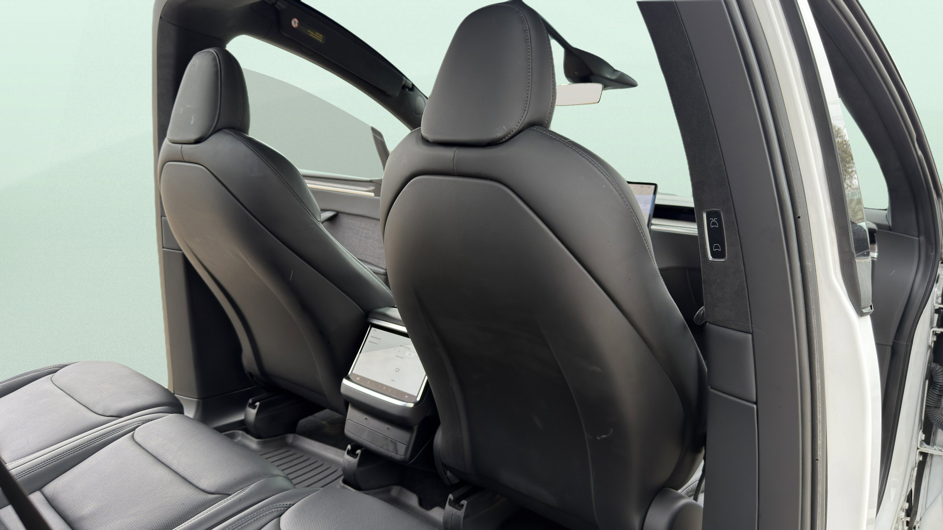 Used 2023 Tesla Model X image 57