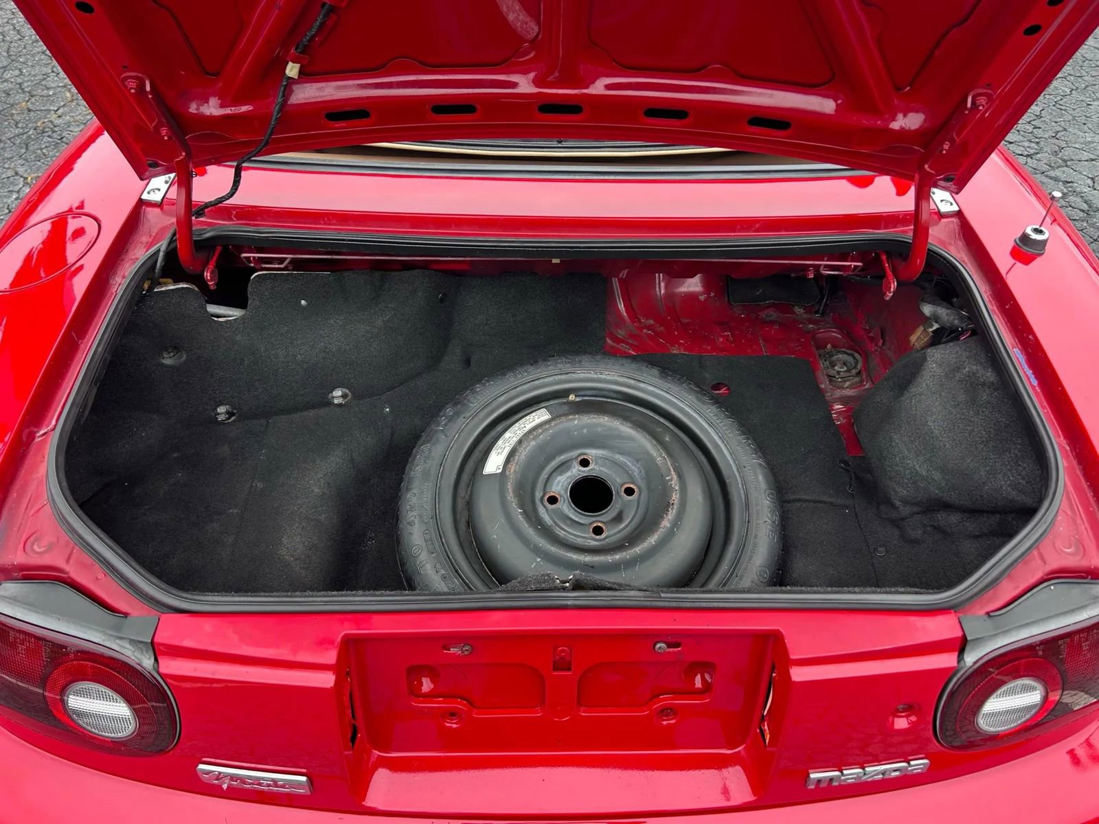 Used 1996 MAZDA MX-5 Miata image 12