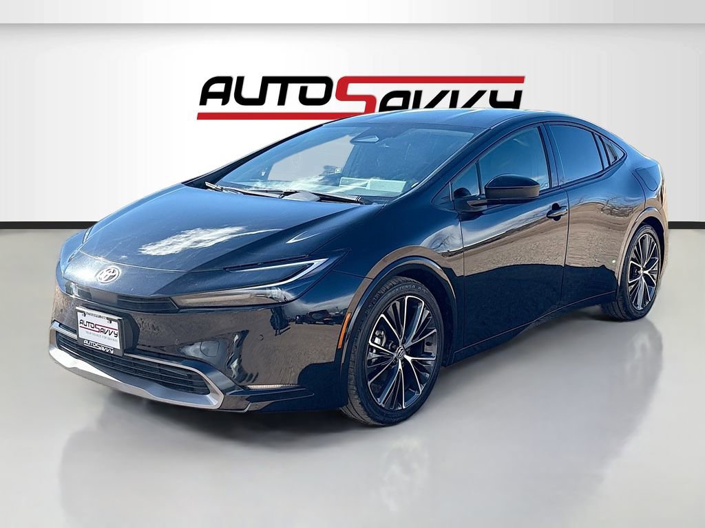 Used 2024 Toyota Prius XLE image 3