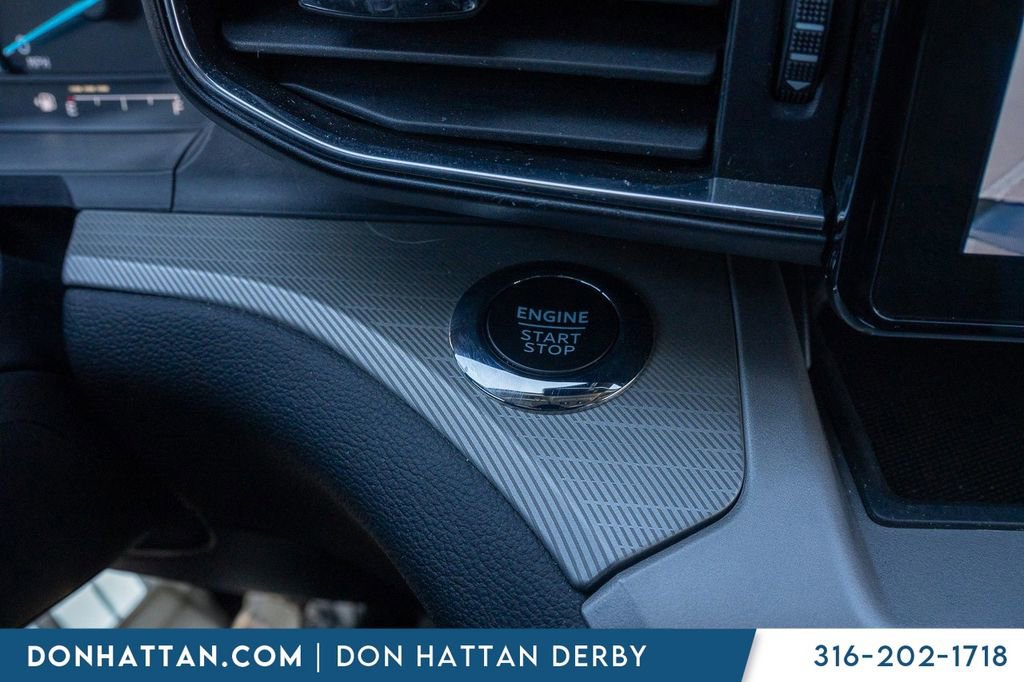 Used 2023 Ford Explorer XLT w/ Equipment Group 202A image 11