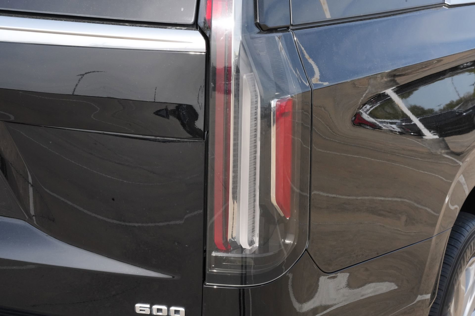 Used 2023 Cadillac Escalade Premium Luxury image 23