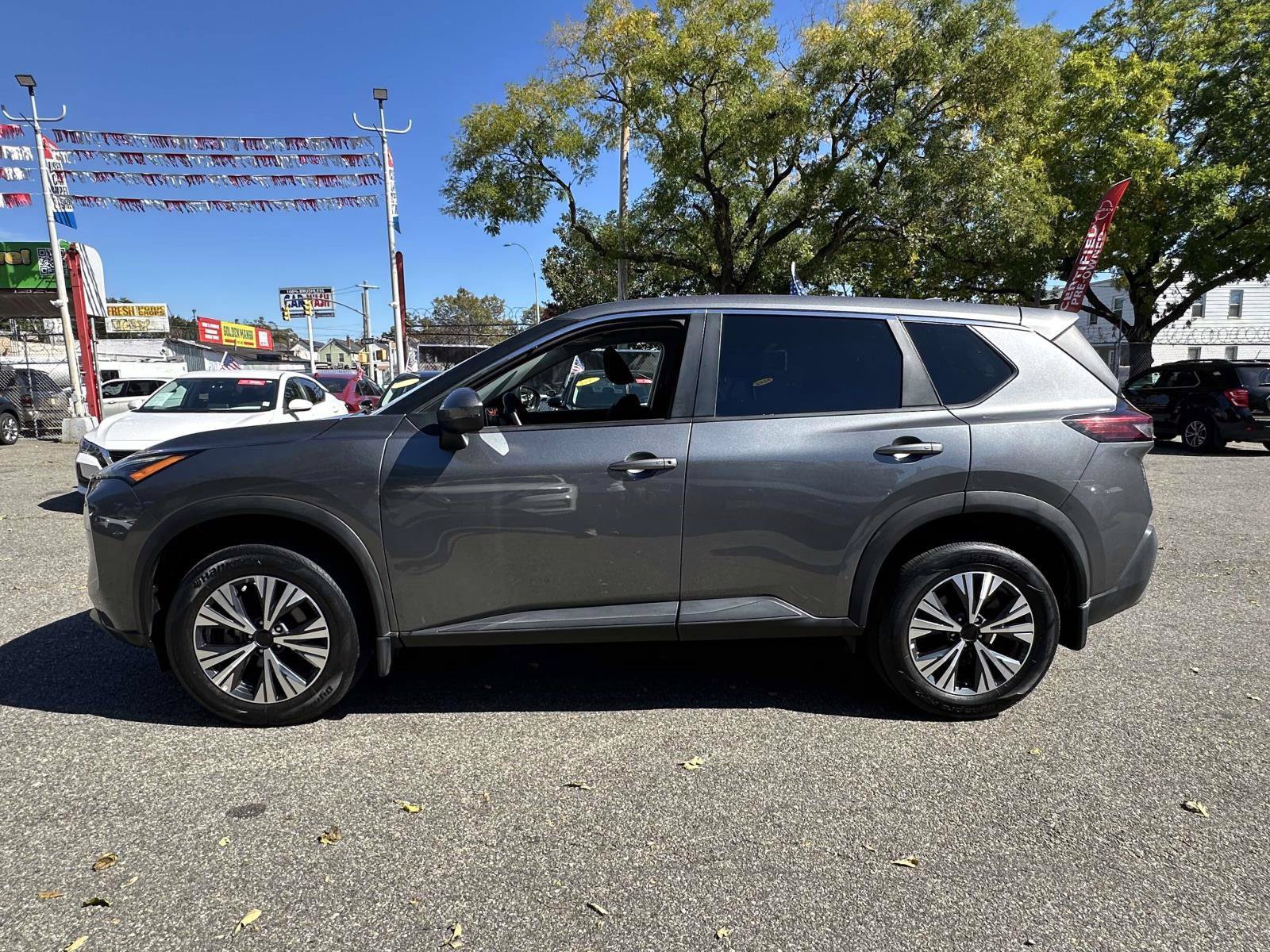 Certified 2022 Nissan Rogue SV AWD/4WD image 6
