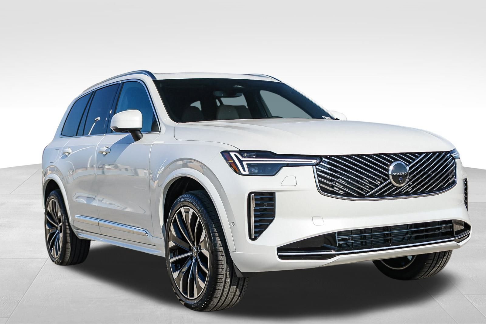 New 2026 Volvo XC90 B6 Ultra w/ Protection Package image 3