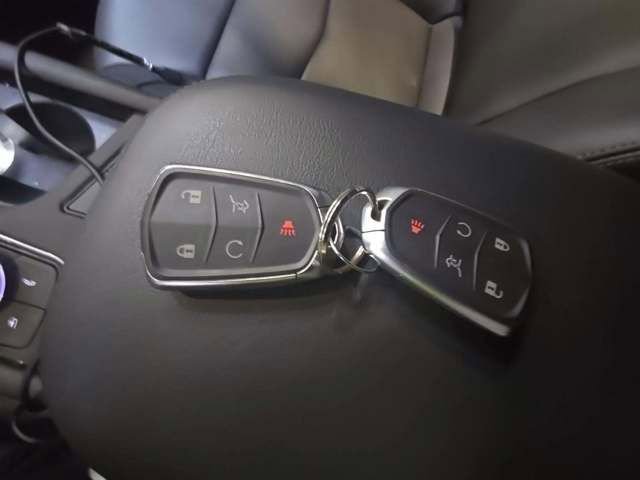 Used 2025 Cadillac XT5 Premium Luxury w/ LPO, Floor Liner Package image 9