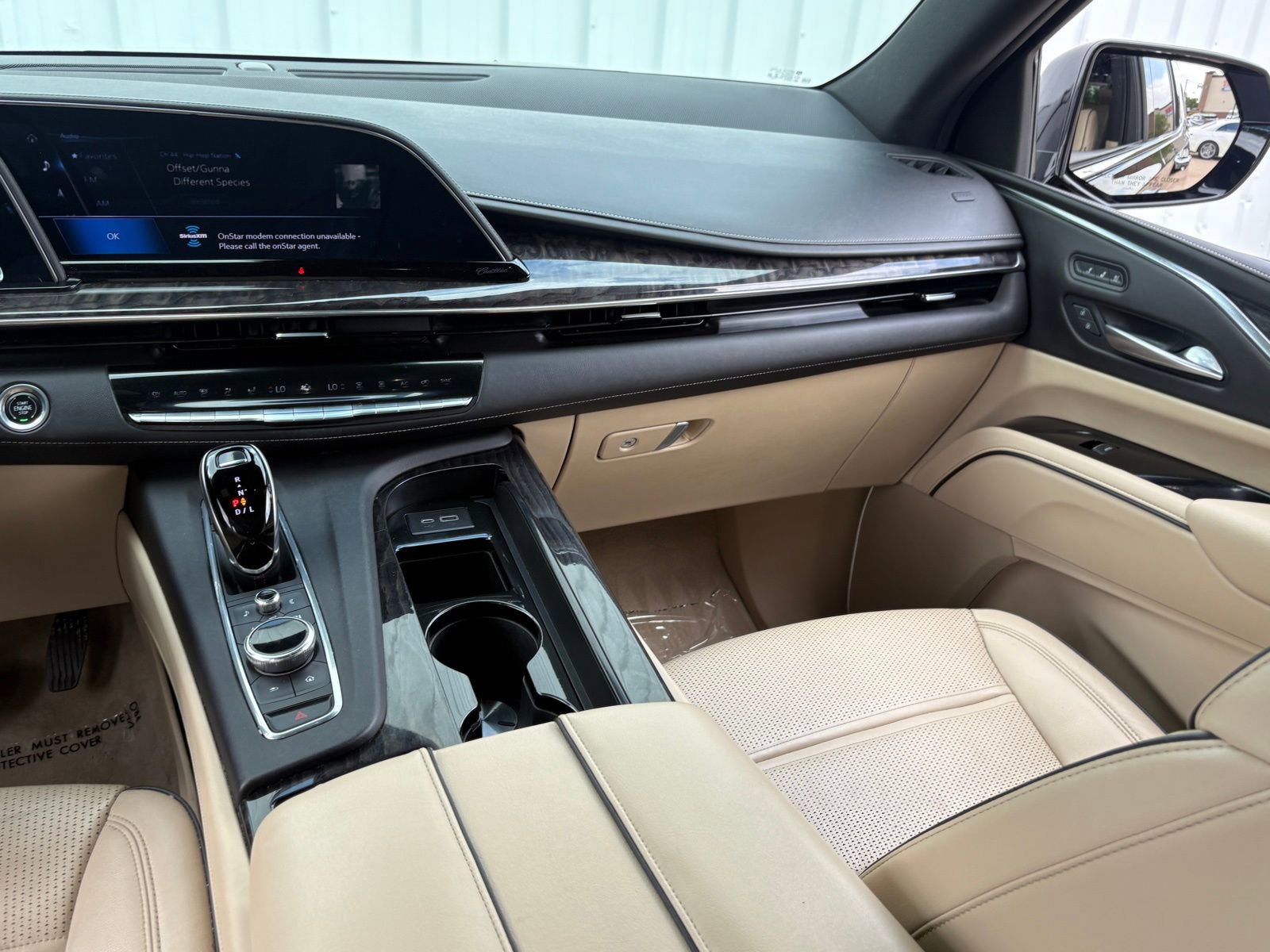 Used 2022 Cadillac Escalade Premium Luxury image 16